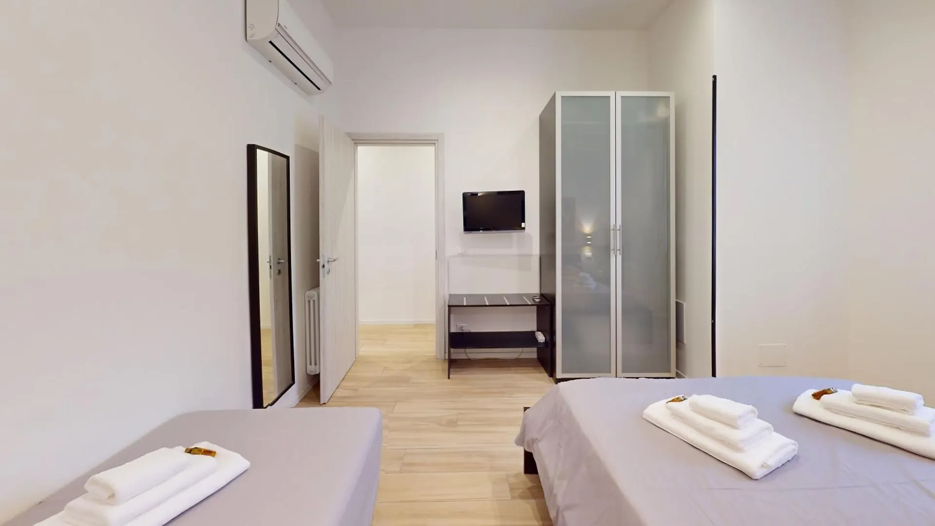 Apartament Expo House Bolonia 0*,